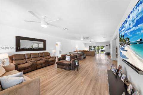 7940 Hawthorne Ave, Miami Beach FL - photo 17 of 32