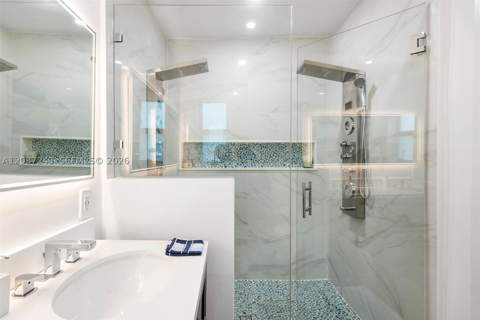 7940 Hawthorne Ave, Miami Beach FL - photo 21 of 32