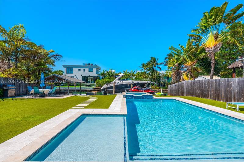 4 bedroom SingleFamilyResidence at 7940 Hawthorne Ave, Biscayne Point, Miami Beach — photo 5
