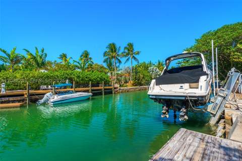 7940 Hawthorne Ave, Miami Beach FL - photo 8 of 32