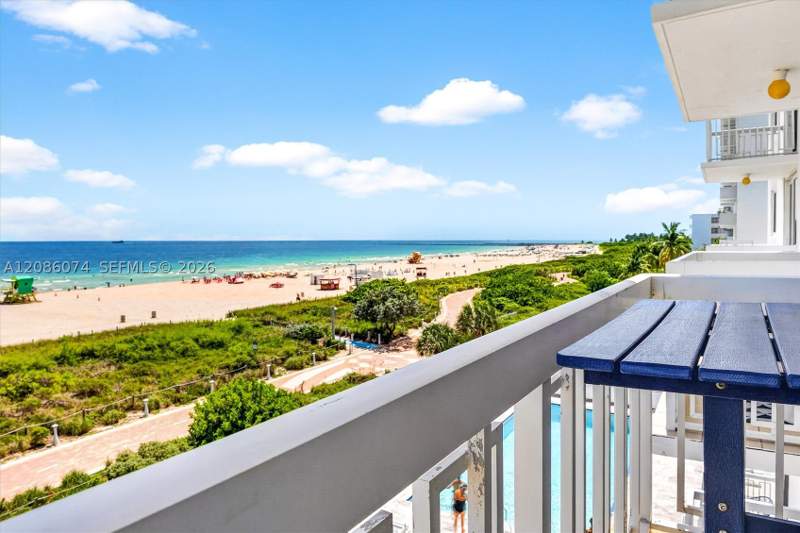 1 bedroom Condominium at 401 Ocean Dr 518, The Presidential Condo, Miami Beach — photo 3