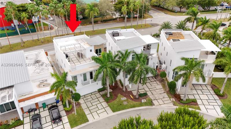 4 bedroom SingleFamilyResidence at 8340 NW 33 Terrace, Oasis Park Square At Doral, Doral — photo 4