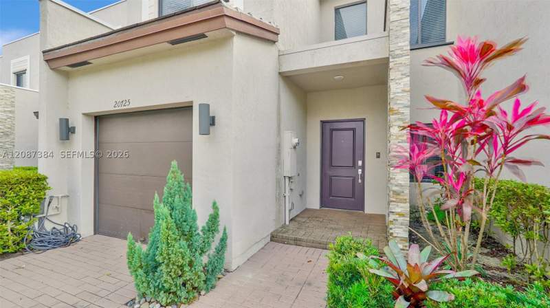 3 bedroom Townhouse at 20725 NE 2nd Ct, Via Ventura Neighborhood, Miami — photo 3