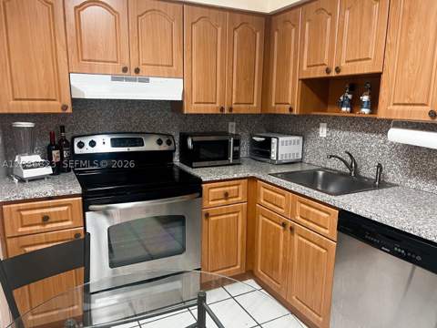 17800 Atlantic Blvd 204, Sunny Isles Beach FL - photo 17 of 21