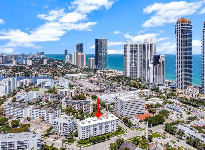 1 bedroom Condominium at 17800 Atlantic Blvd 204, Towne Royale Condo, Sunny Isles Beach — photo 4