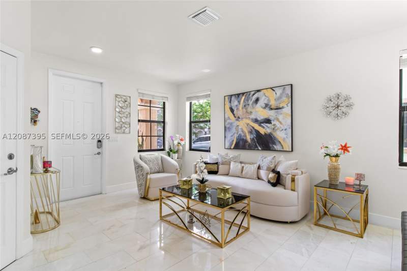 3 bedroom Townhouse at 9358 W 33rd Way, Bonterra, Hialeah — photo 4