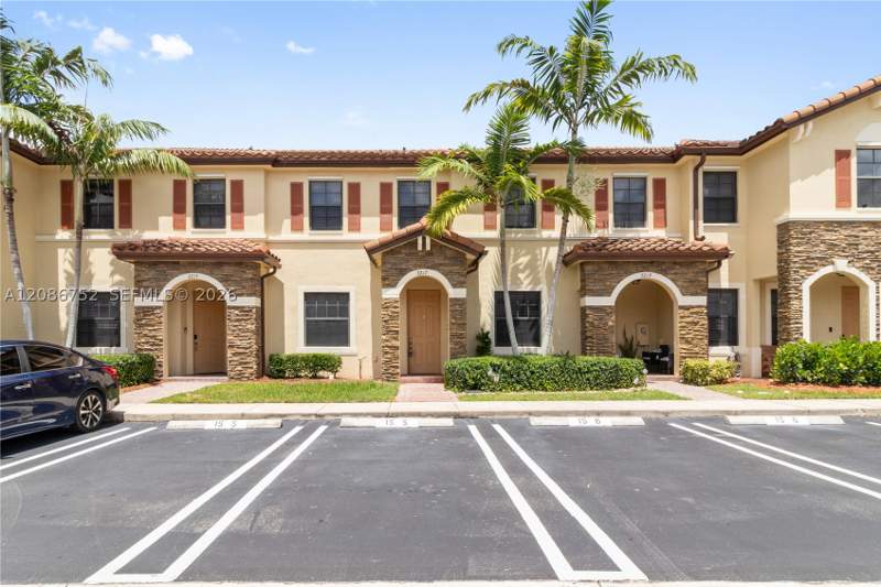 2 bedroom Townhouse at 3217 SE 4th St 3217, Martinique At Oasis Repla, Homestead — photo 2