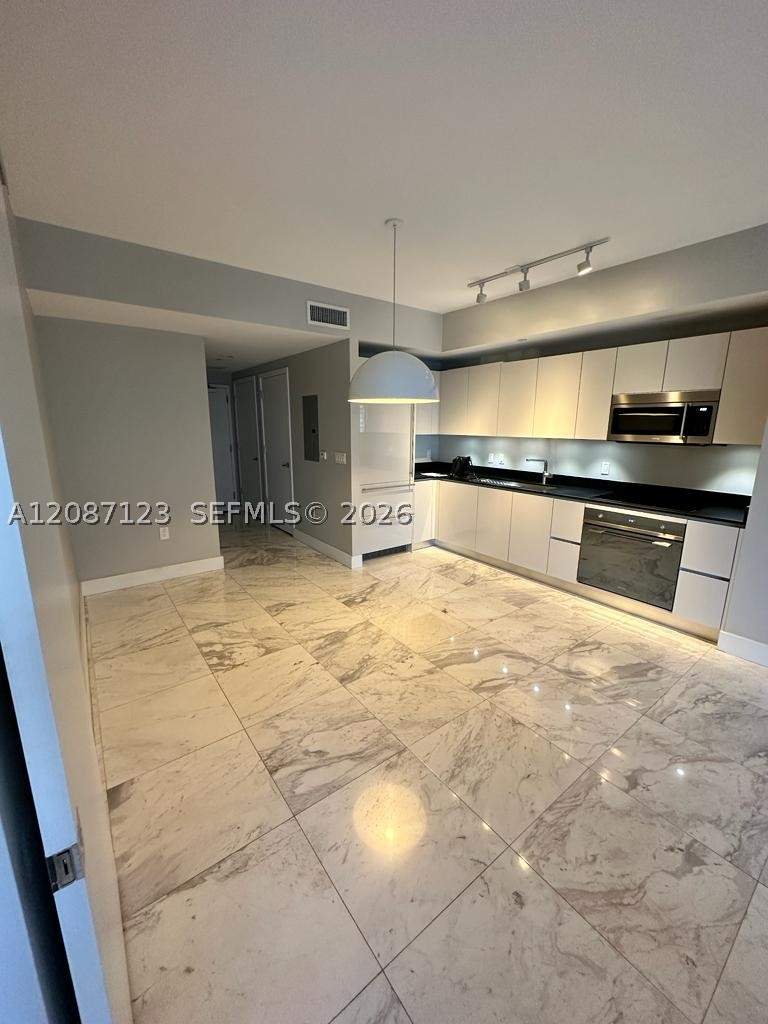 1 bedroom Condominium at 1010 Brickell Ave 4208, 1010 Brickell Condo, Miami — photo 2