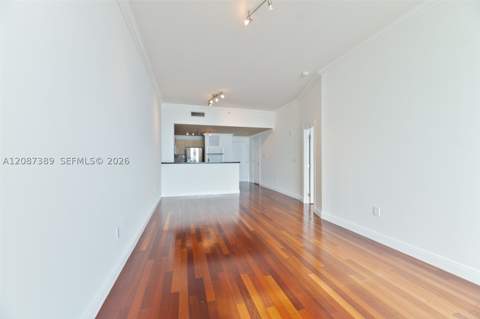 725 NE 22nd St 8E, Miami FL - photo 12 of 41