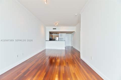 725 NE 22nd St 8E, Miami FL - photo 13 of 41