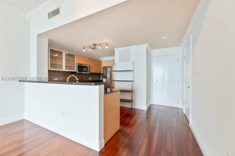 725 NE 22nd St 8E, Miami FL - photo 15 of 41