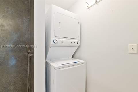 725 NE 22nd St 8E, Miami FL - photo 20 of 41
