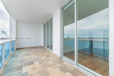 725 NE 22nd St 8E, Miami FL - photo 6 of 41