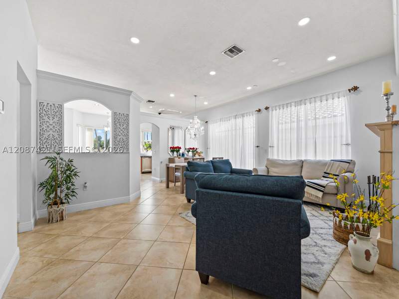 4 bedroom SingleFamilyResidence at 14683 SW 132nd Ave, Silver Lakes Sec 1 Amend, Miami — photo 3