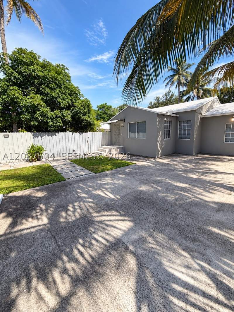 2 bedroom SingleFamilyResidence at 1418 NW 101st St, Miami Park Sec 1, Miami — photo 2