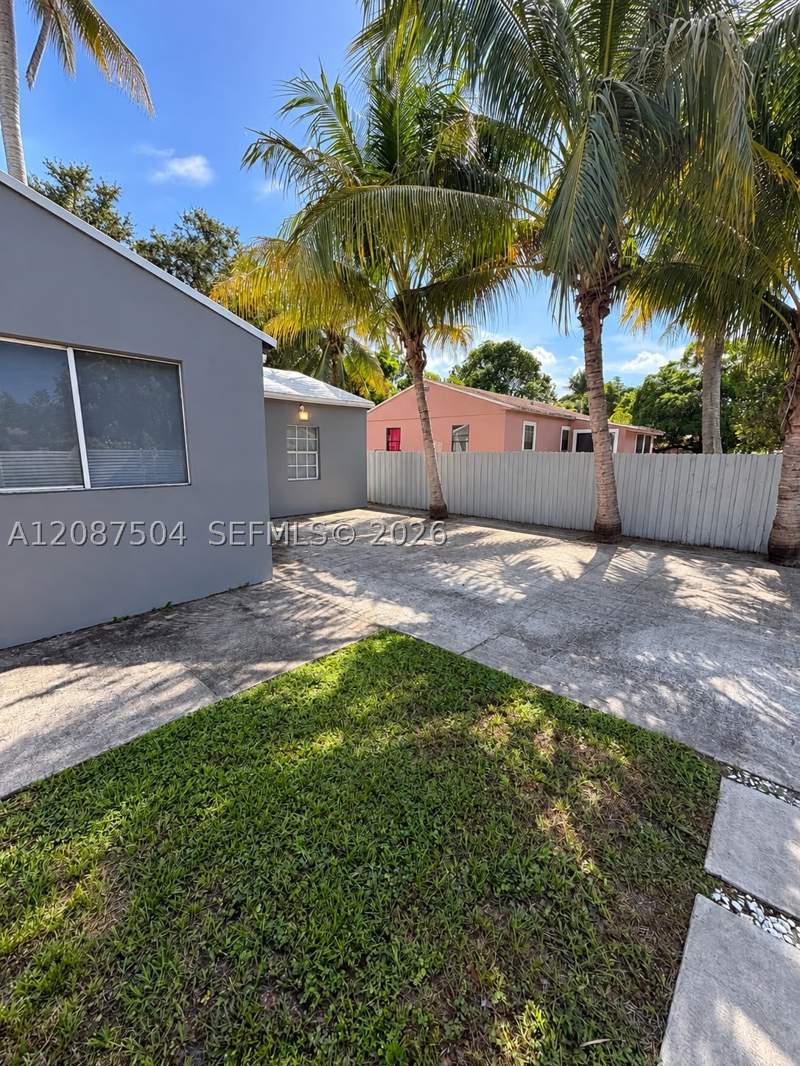 2 bedroom SingleFamilyResidence at 1418 NW 101st St, Miami Park Sec 1, Miami — photo 3