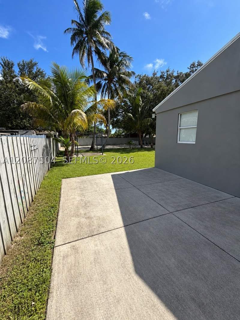 2 bedroom SingleFamilyResidence at 1418 NW 101st St, Miami Park Sec 1, Miami — photo 4