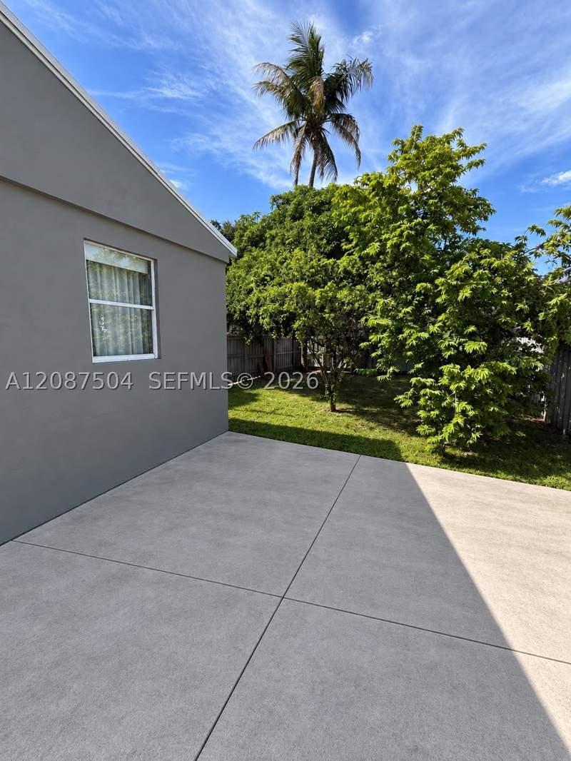 2 bedroom SingleFamilyResidence at 1418 NW 101st St, Miami Park Sec 1, Miami — photo 5