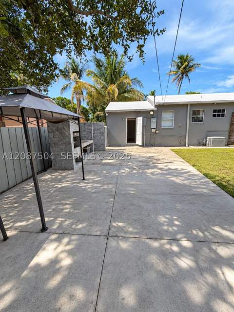 1418 NW 101st St, Miami FL - photo 8 of 52