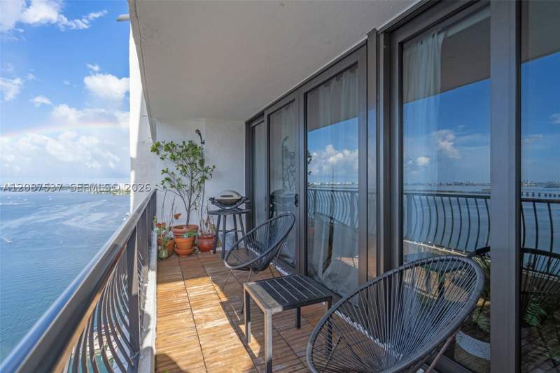 1 bedroom Condominium at 555 NE 15th St Ph-D, Venetia Condo, Miami — photo 2