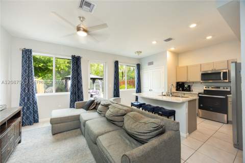 20828 NW 9 Path, Miami Gardens FL - photo 9 of 40