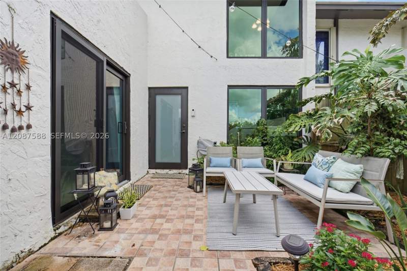 3 bedroom Townhouse at 11116 SW 70th Ter, Snapper Creek Townhouses, Miami — photo 2