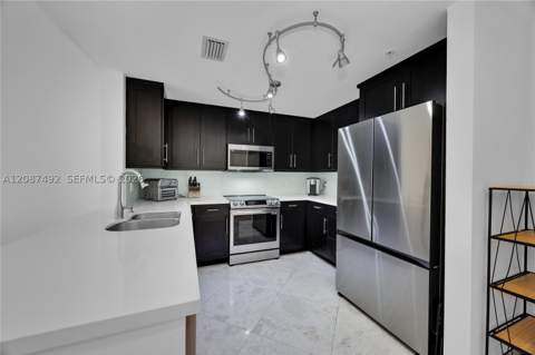 10 Aragon Ave 810, Coral Gables FL - photo 12 of 32