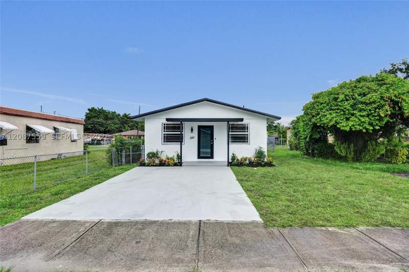 3 bedroom SingleFamilyResidence at 1341 NW 75th St, Little River Gardens, Miami — photo 2