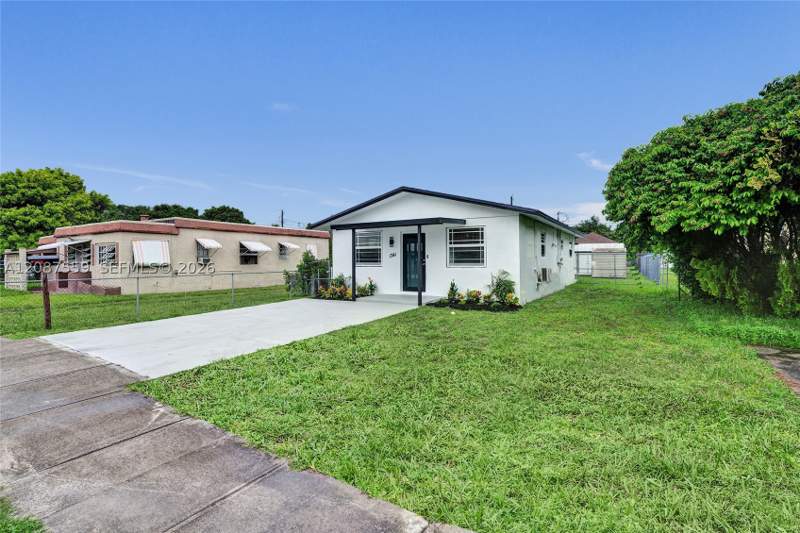 3 bedroom SingleFamilyResidence at 1341 NW 75th St, Little River Gardens, Miami — photo 3