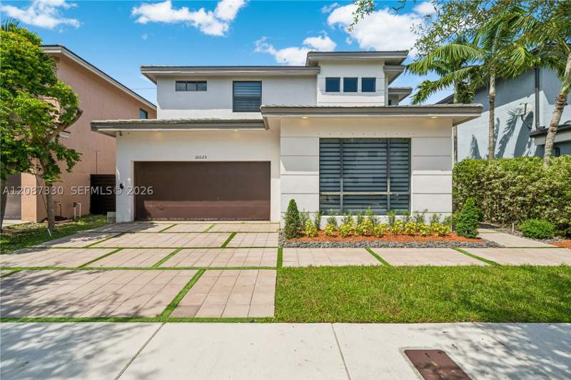 5 bedroom SingleFamilyResidence at 16025 SW 136th Ter, Crestview West, Miami — photo 2