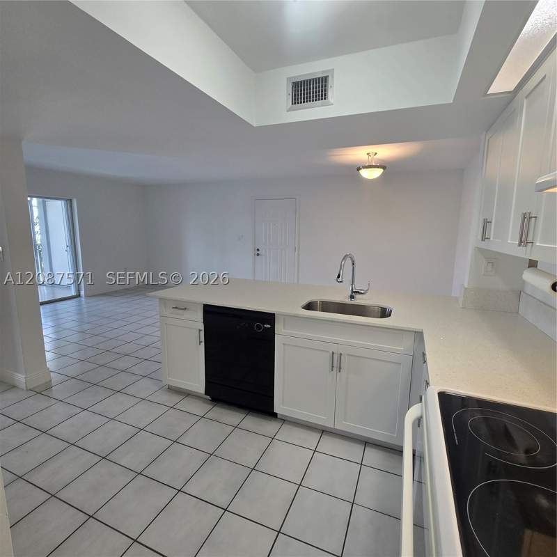 1 bedroom Condominium at 8600 SW 212th St 308, Le Club At Old Cutler Con, Cutler Bay — photo 3