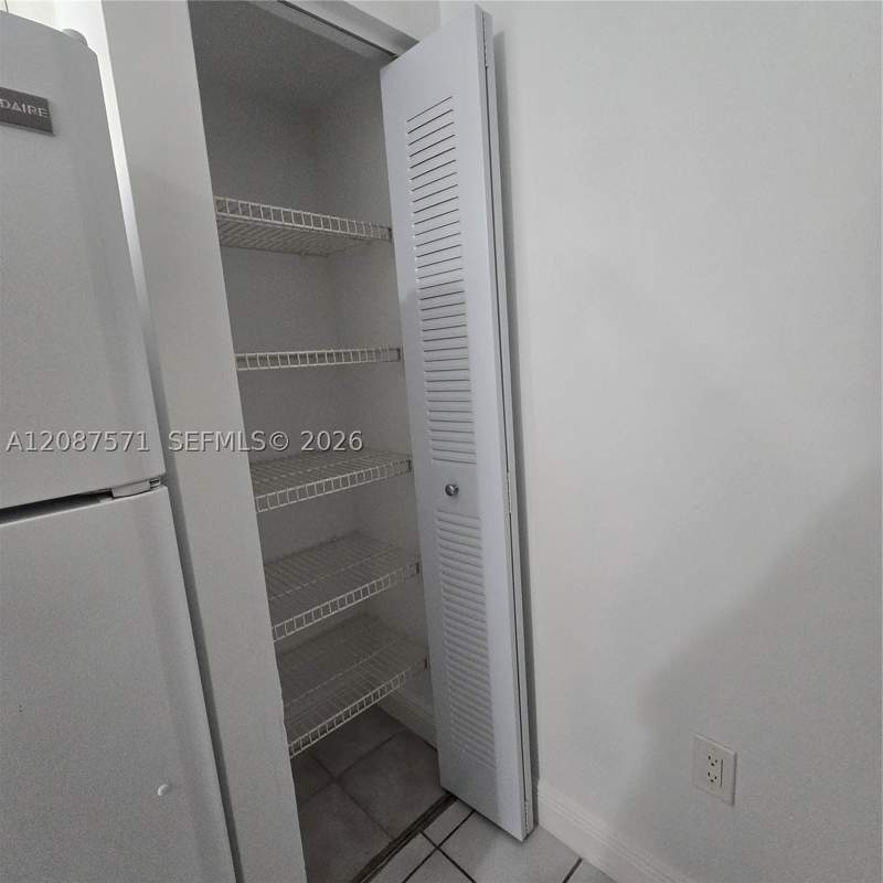 1 bedroom Condominium at 8600 SW 212th St 308, Le Club At Old Cutler Con, Cutler Bay — photo 4