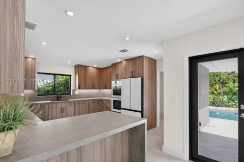 1215 NE 110th St, Miami FL - photo 11 of 40