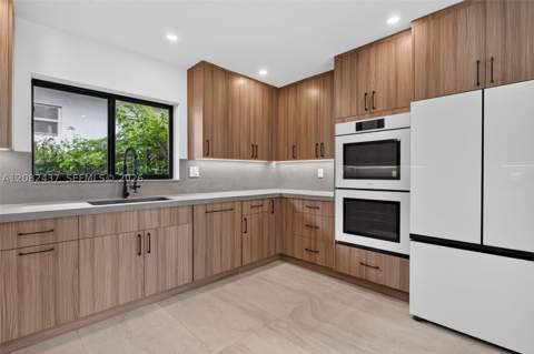 1215 NE 110th St, Miami FL - photo 13 of 40