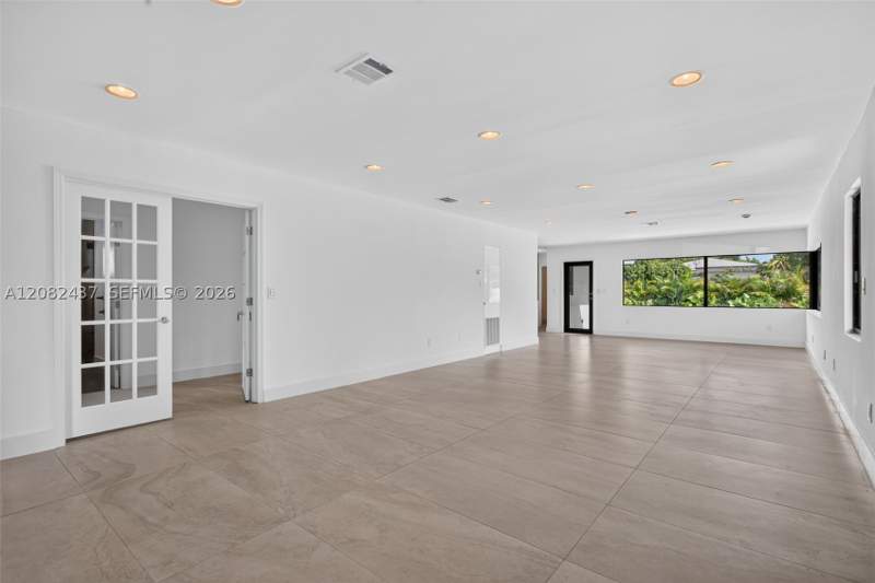 3 bedroom SingleFamilyResidence at 1215 NE 110th St, Biscayne Shores Corr Plat, Miami — photo 5