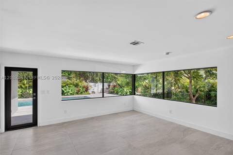 1215 NE 110th St, Miami FL - photo 8 of 40