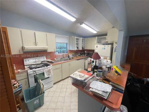 3430 SW 89th Ave, Miami FL - photo 14 of 38