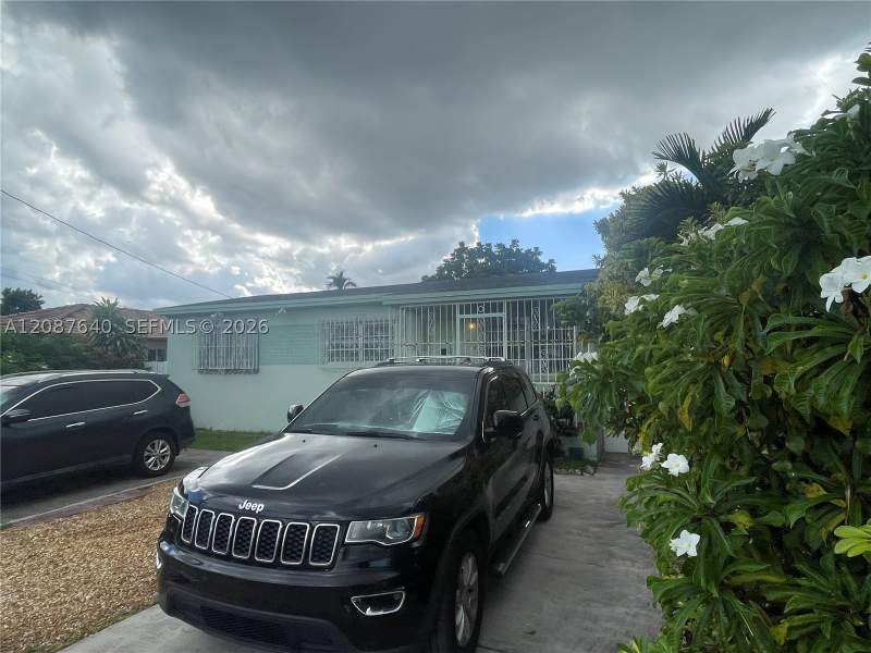 3 bedroom SingleFamilyResidence at 3430 SW 89th Ave, Olympic Heights, Miami — photo 2