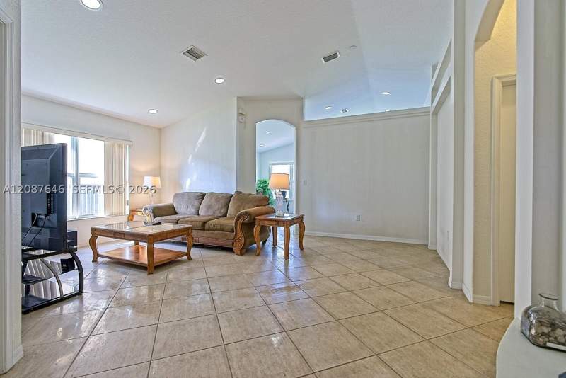 3 bedroom SingleFamilyResidence at 1520 SE 17th Ave, Keys Landing, Homestead — photo 4