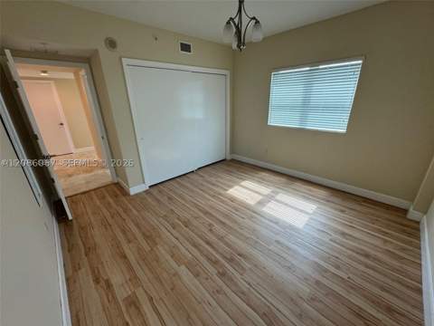 15051 Royal Oaks Ln 701, North Miami FL - photo 13 of 36