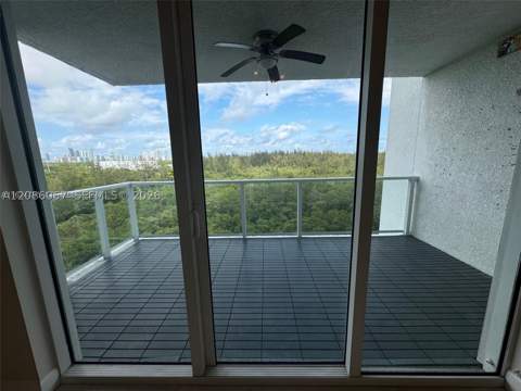 15051 Royal Oaks Ln 701, North Miami FL - photo 23 of 36