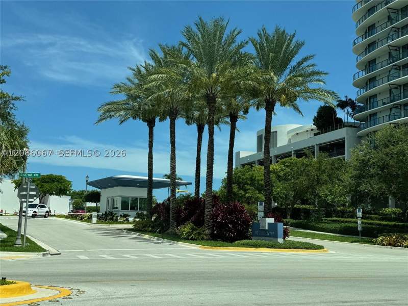2 bedroom Condominium at 15051 Royal Oaks Ln 701, The Oaks I Condo, North Miami — photo 3