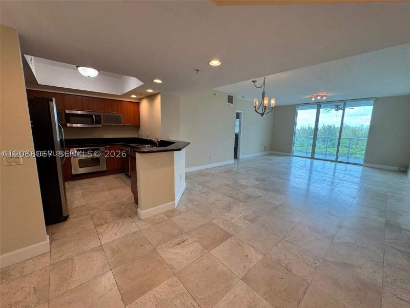 2 bedroom Condominium at 15051 Royal Oaks Ln 701, The Oaks I Condo, North Miami — photo 5