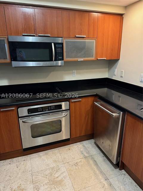 15051 Royal Oaks Ln 701, North Miami FL - photo 9 of 36