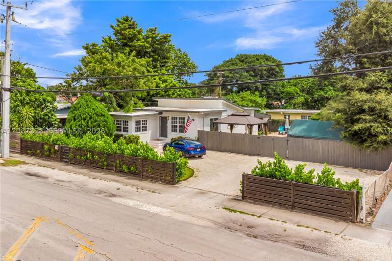 3 bedroom SingleFamilyResidence at 11831 NW 5th Ave, Almendares, Miami — photo 5