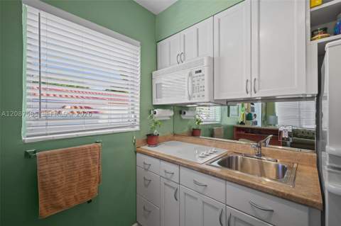 1525 Meridian Ave 202, Miami Beach FL - photo 10 of 24