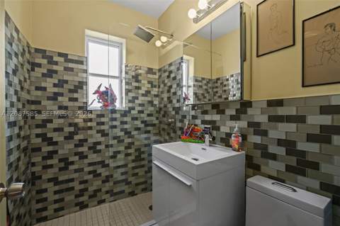 1525 Meridian Ave 202, Miami Beach FL - photo 16 of 24