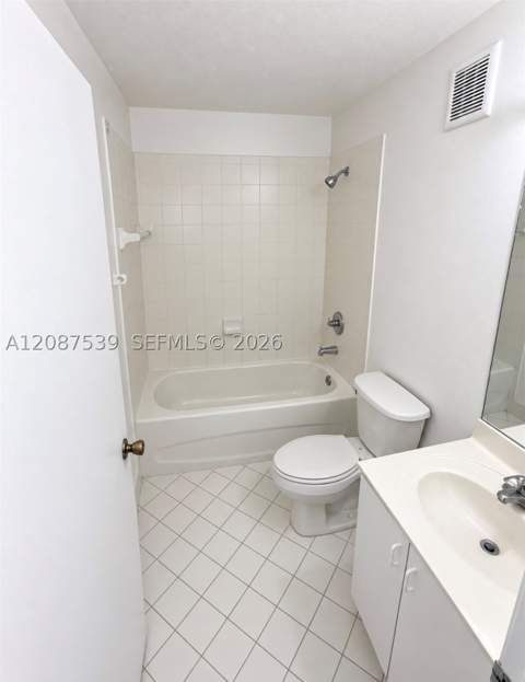 1250 SE 28th Ct 204, Homestead FL - photo 13 of 15