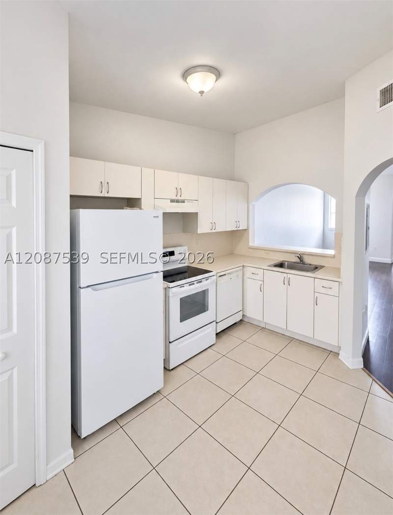 2 bedroom Condominium at 1250 SE 28th Ct 204, Venetia Gardens Condo, Homestead — photo 5