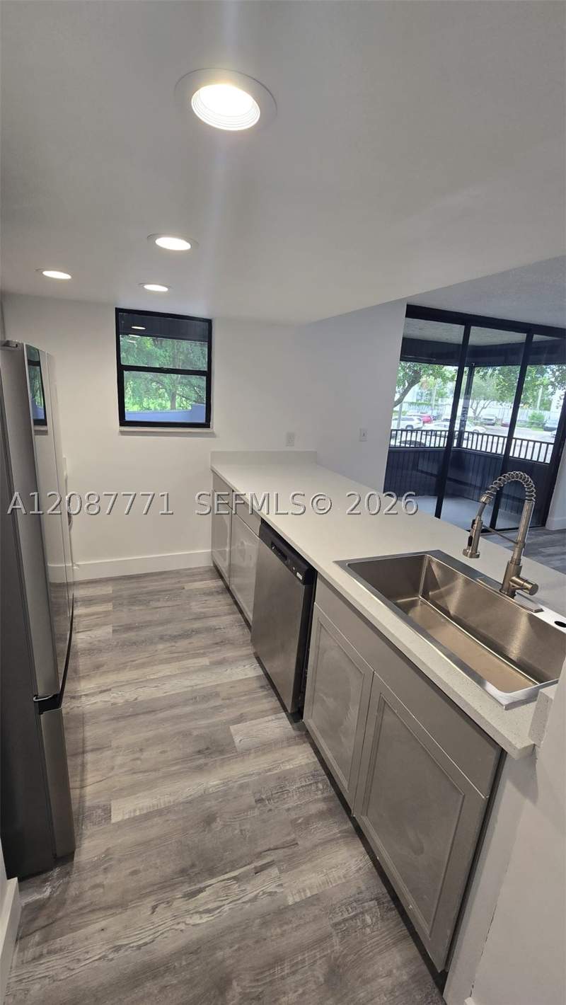 2 bedroom Condominium at 16220 NW 2nd Ave 211, Parkway Grove Condo Part, Miami — photo 2